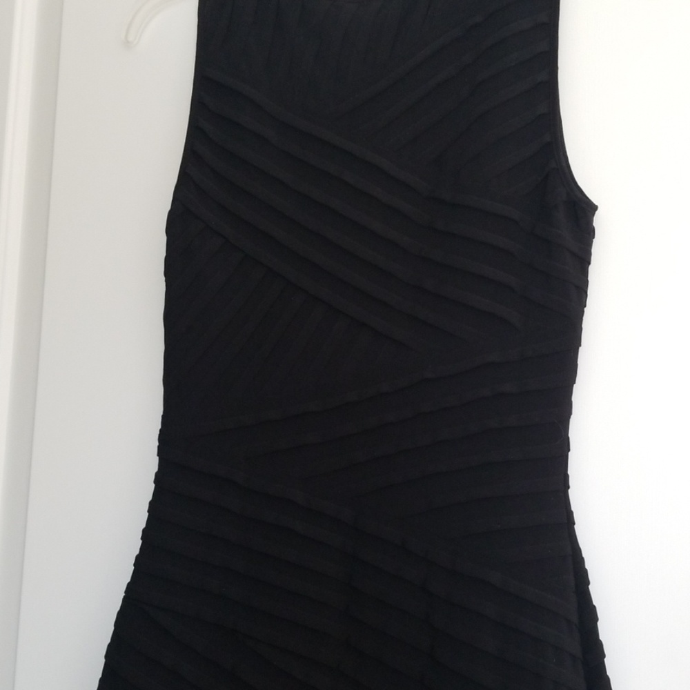 Dress - Picture 4 of 5